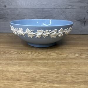Wedgwood Queensware LARGE SALAD SERVING BOWL (10") Cream on Lavender RARE